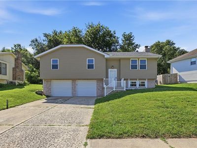 325 SE Brownfield Dr, Lees Summit, MO, 64063