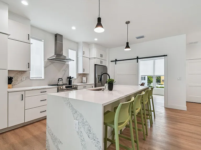 3826 Pompano Dr SE — Photo 58