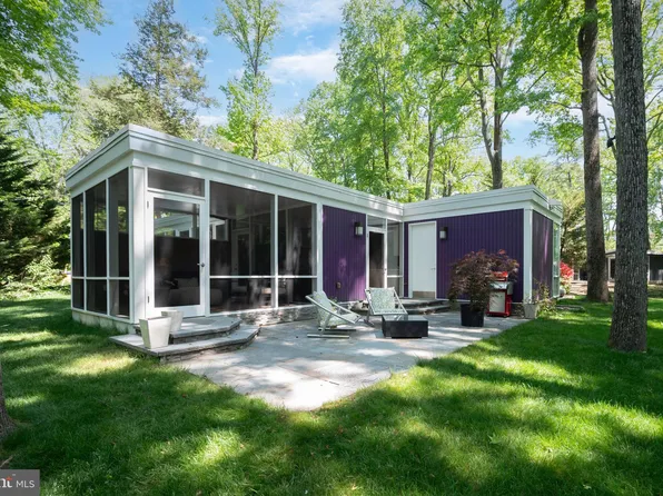 2403 Nordok Pl, Alexandria, VA 22306