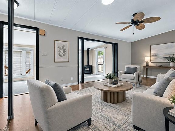3rd image of 3033 Townline Rd #294