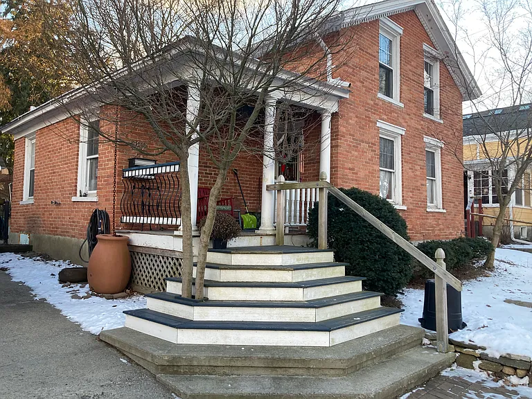 182 Washington St — Photo 3