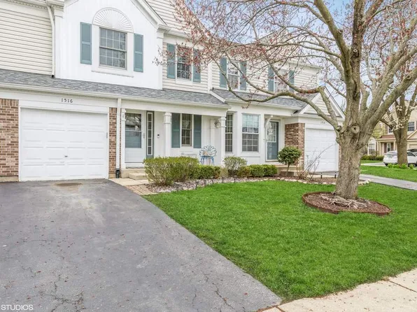 1516 Harvest Ln, Westmont, IL 60559