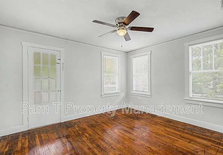 815 E 32nd St #B — Photo 19