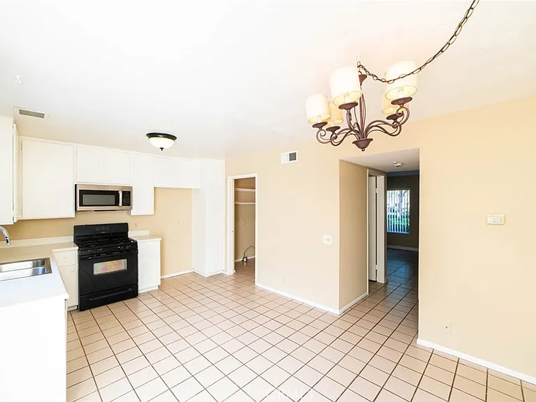 24 Elderglen — Photo 12