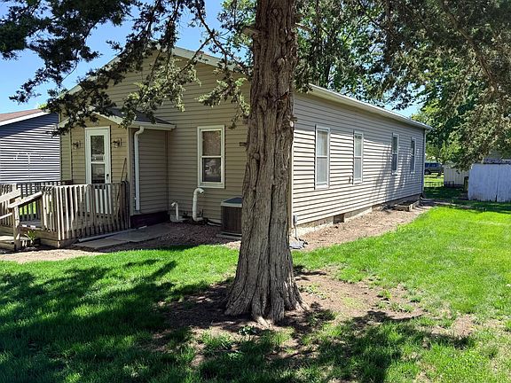 2nd image of 520 6th St