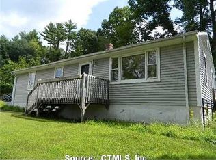32 Keech St, Putnam, CT 06260