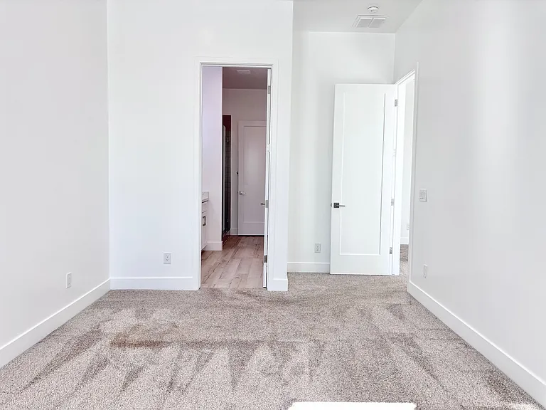 4020 N 12th St #4 — Photo 54