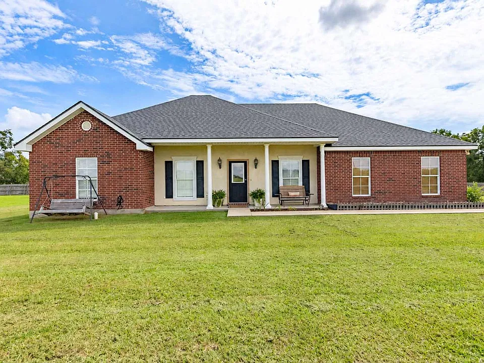 1402 Breaux Rd