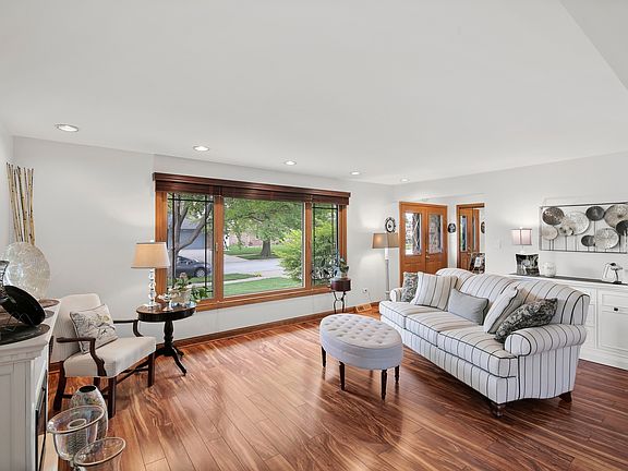 4th image of 7927 Sequoia Ct