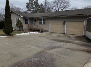 733 Luna Ct, Lake Orion, MI 48362