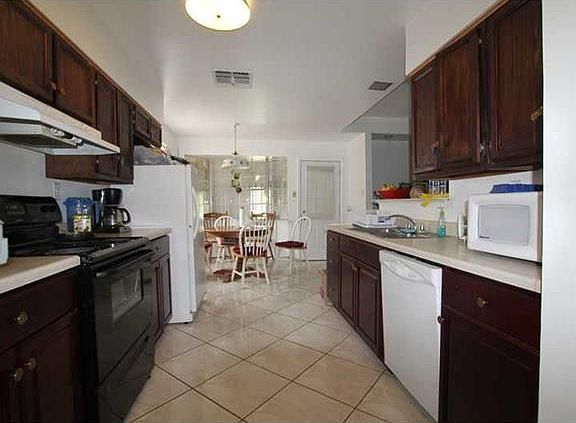3rd image of 5126 Toulon St