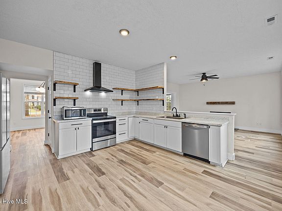 4th image of 111 Dockside Drive
