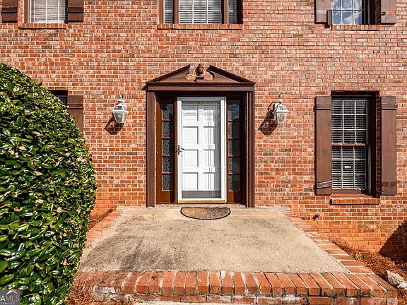 4th image of 6420 Phillips Pl