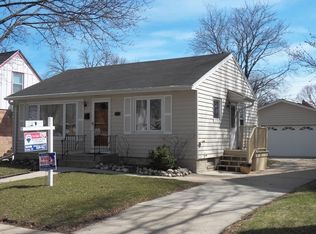 2122 S 110th St, West Allis, WI 53227