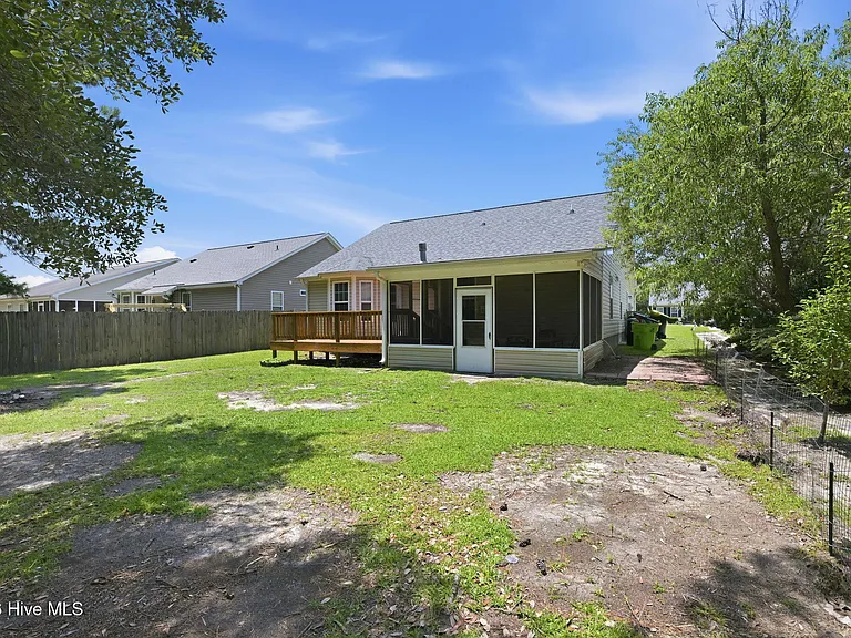 106 Lakeside Green Dr — Photo 26