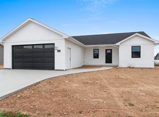 810 Bessy Ln, Chilton, WI 53014