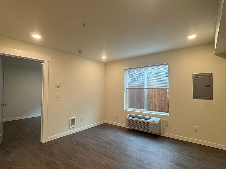 503 E Helena Ave — Photo 10