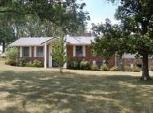 135 Neals Ln, Gallatin, TN 37066