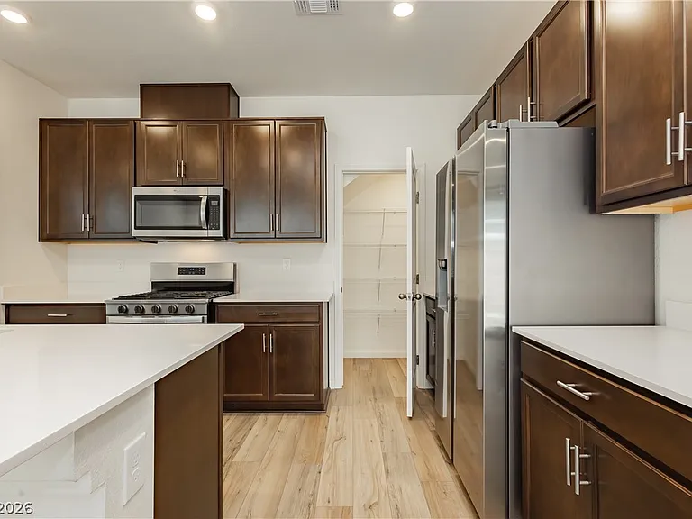 9108 Vesey Ave — Photo 7