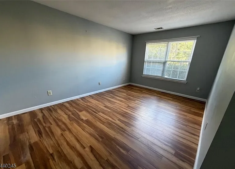 601 Sunshine Ct — Photo 4