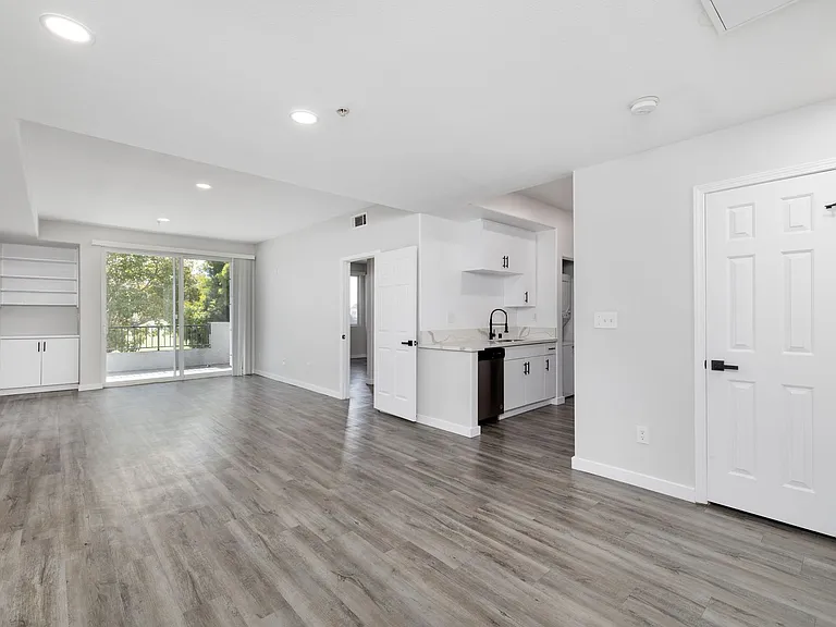 2820 Sawtelle Blvd — Photo 76