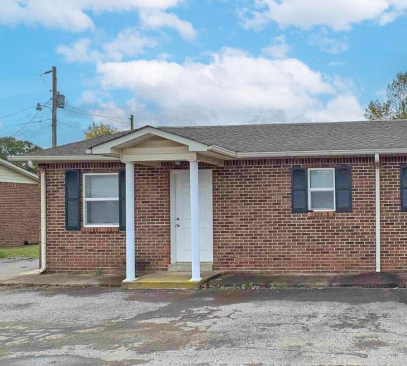 1st image of 404-20 Thompsonville Ln