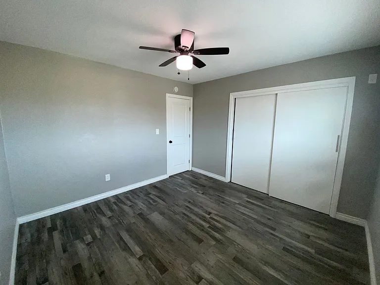 569 Park Way — Photo 9
