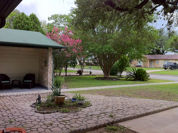 2nd image of 138 Rosewood Dr