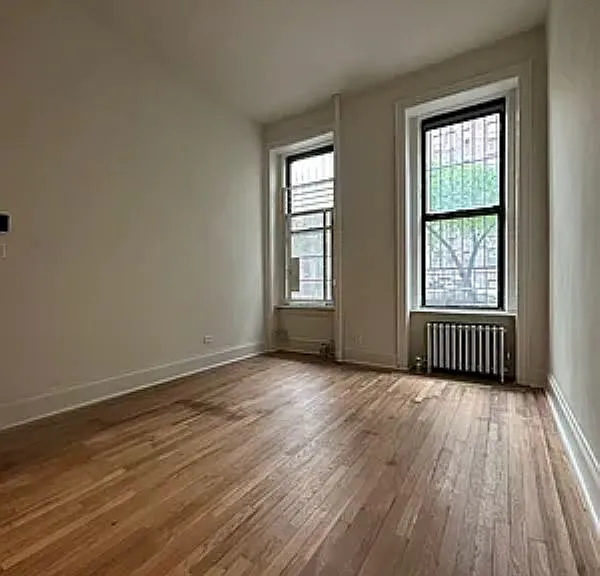 448 W 57th St #1B — Photo 1