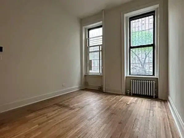 448 W 57th St APT 1b, New York, NY 10019