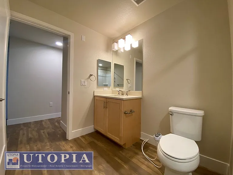 716 Darwin St #304 — Photo 8
