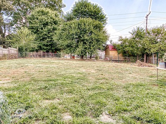 5th image of 6722 Oxford Ave