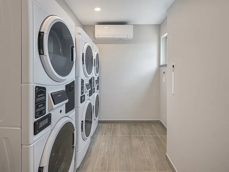 505 Grand St #5B — Photo 8