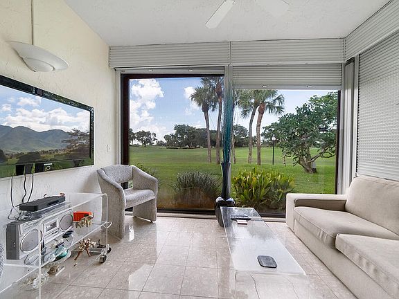 3rd image of 32 Southport Lane #G