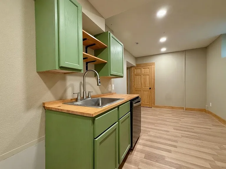 2613 Bryant Ave S #B — Photo 7