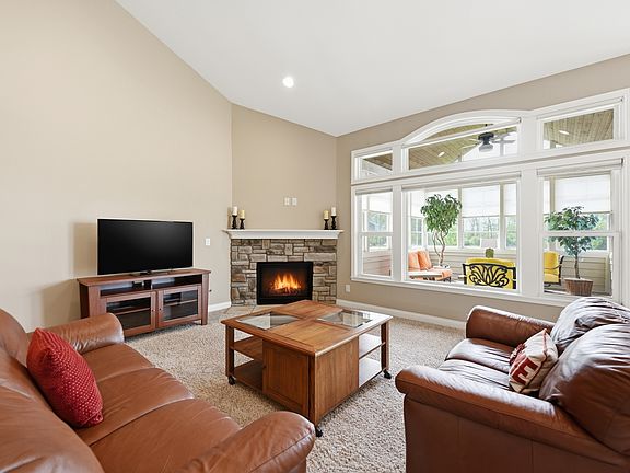 2nd image of 1113 Clearwell Dr