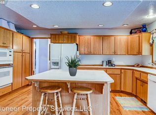1625 NW Michelbook Ln, McMinnville, OR 97128