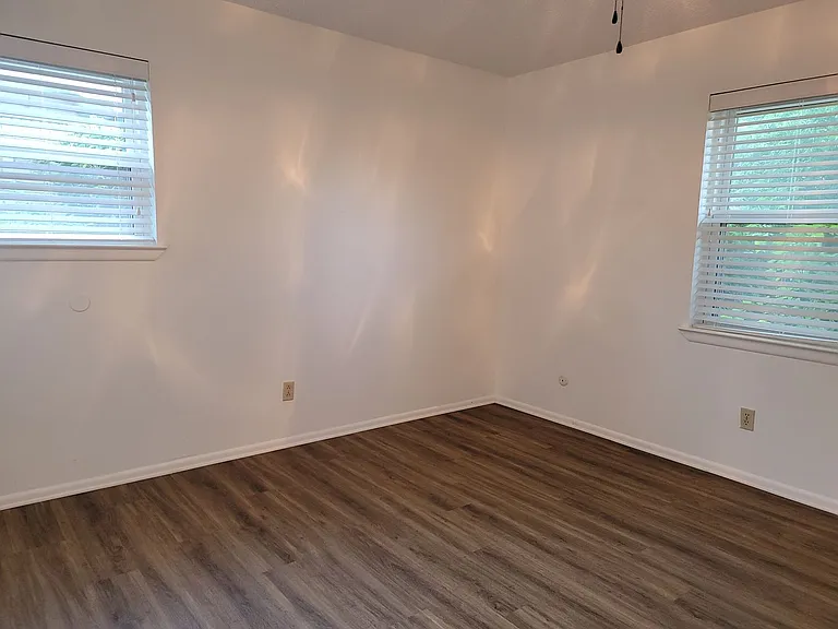 1000 Springdale Rd — Photo 14