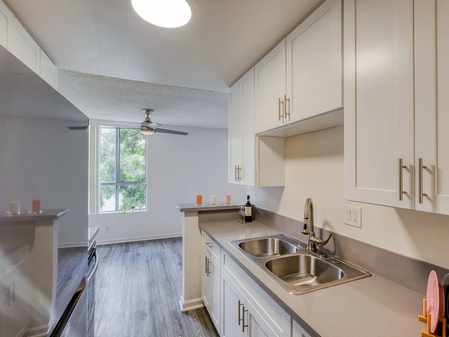 526 Ardmore — Photo 4