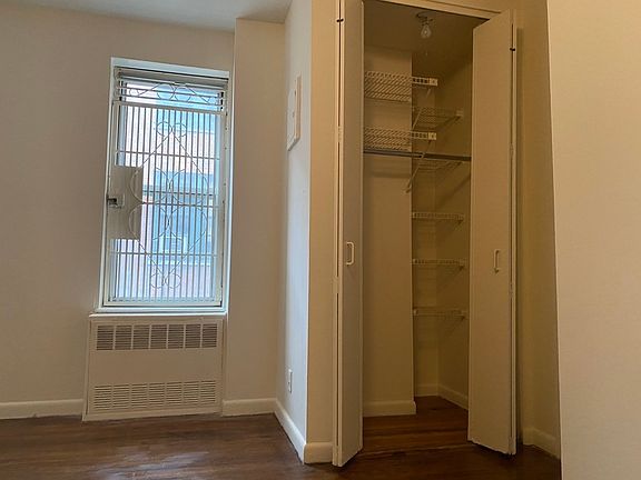 5th image of 320 W 96th St APT 3B