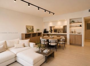 520 Brickell Key Dr APT 0, Miami, FL 33131