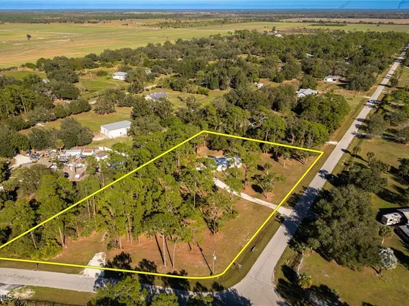 250 Trader Rd, Labelle, FL 33935