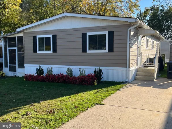 340 New Hope Ln, Williamstown, NJ 08094