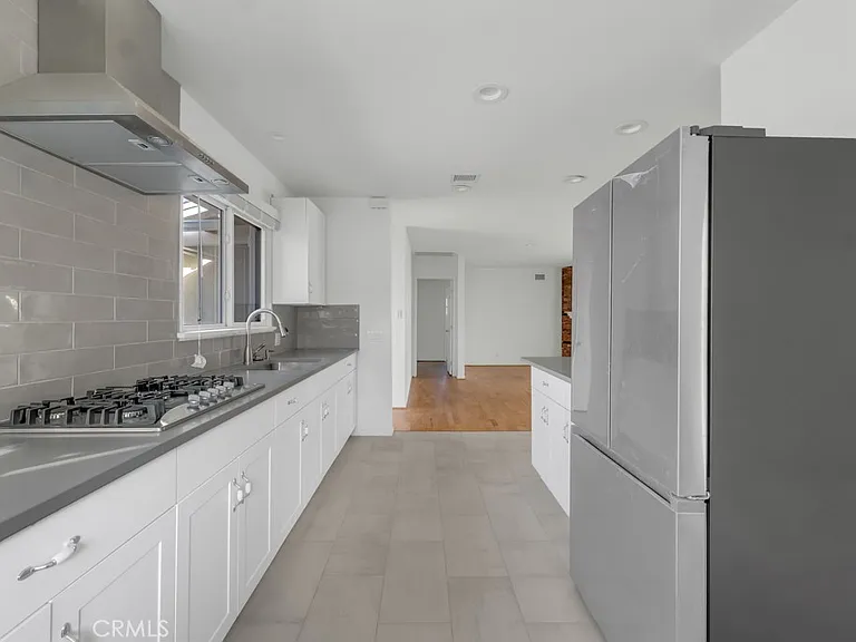 7758 Mason Ave — Photo 5
