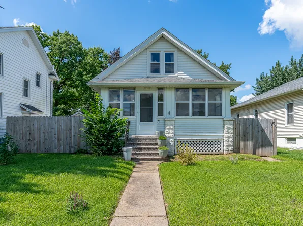 2712 Carey Ave, Davenport, IA 52803
