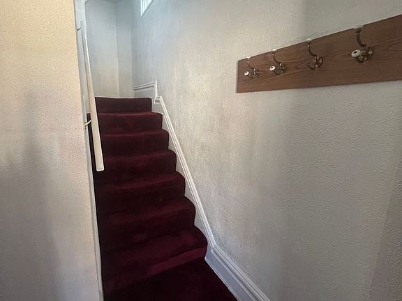 2nd image of 679 Orchard Ave #2