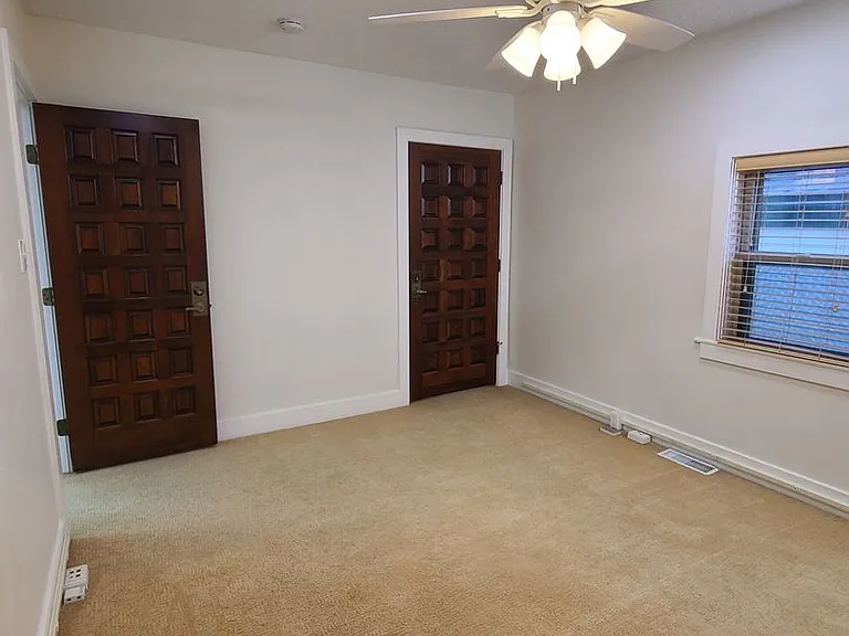1519 W Hays St — Photo 26