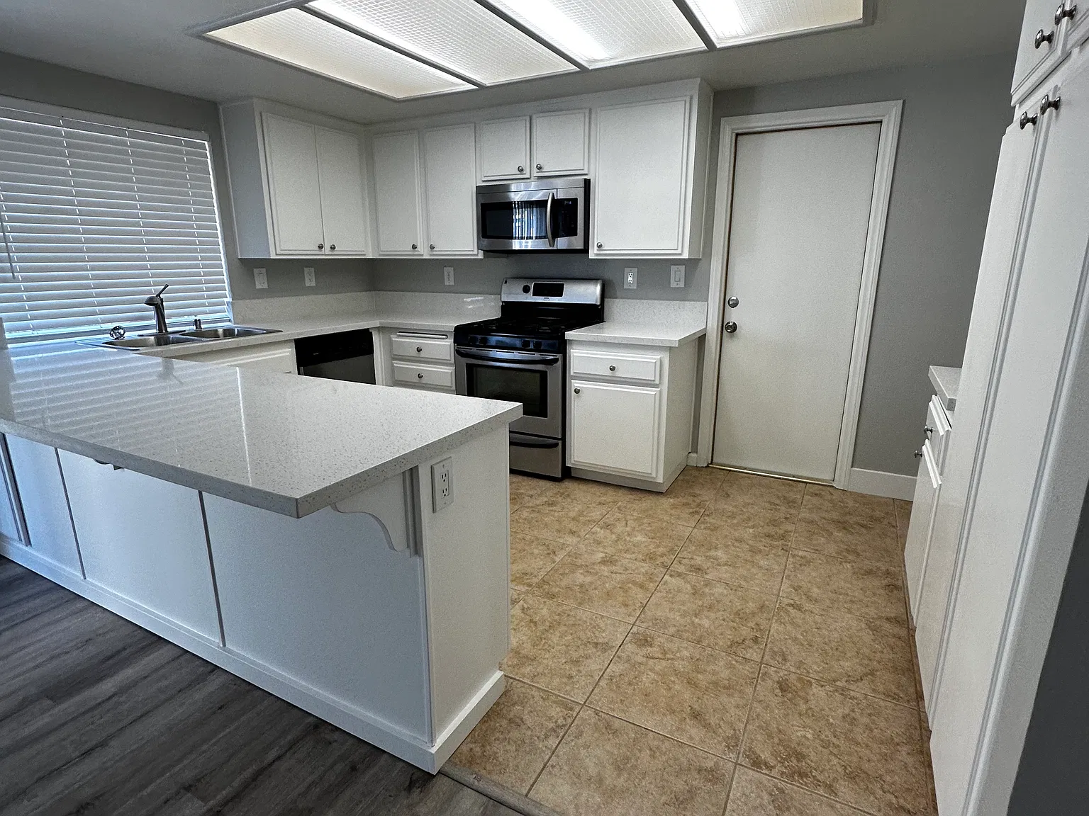 4 bed, 1471 sqft, $3,500 — Photo 3