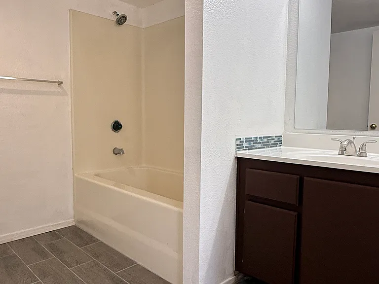 21513 Juan Ave #6 — Photo 10