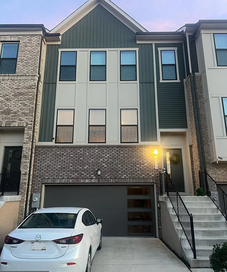 3 bed, 3.5 bath, 3072 sqft, $3,600 — Photo 1
